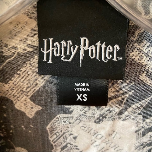 Hot Topic Harry Potter Marauder’s Map Tie-Front Woven Top Size XS Black Casual - Picture 11 of 15